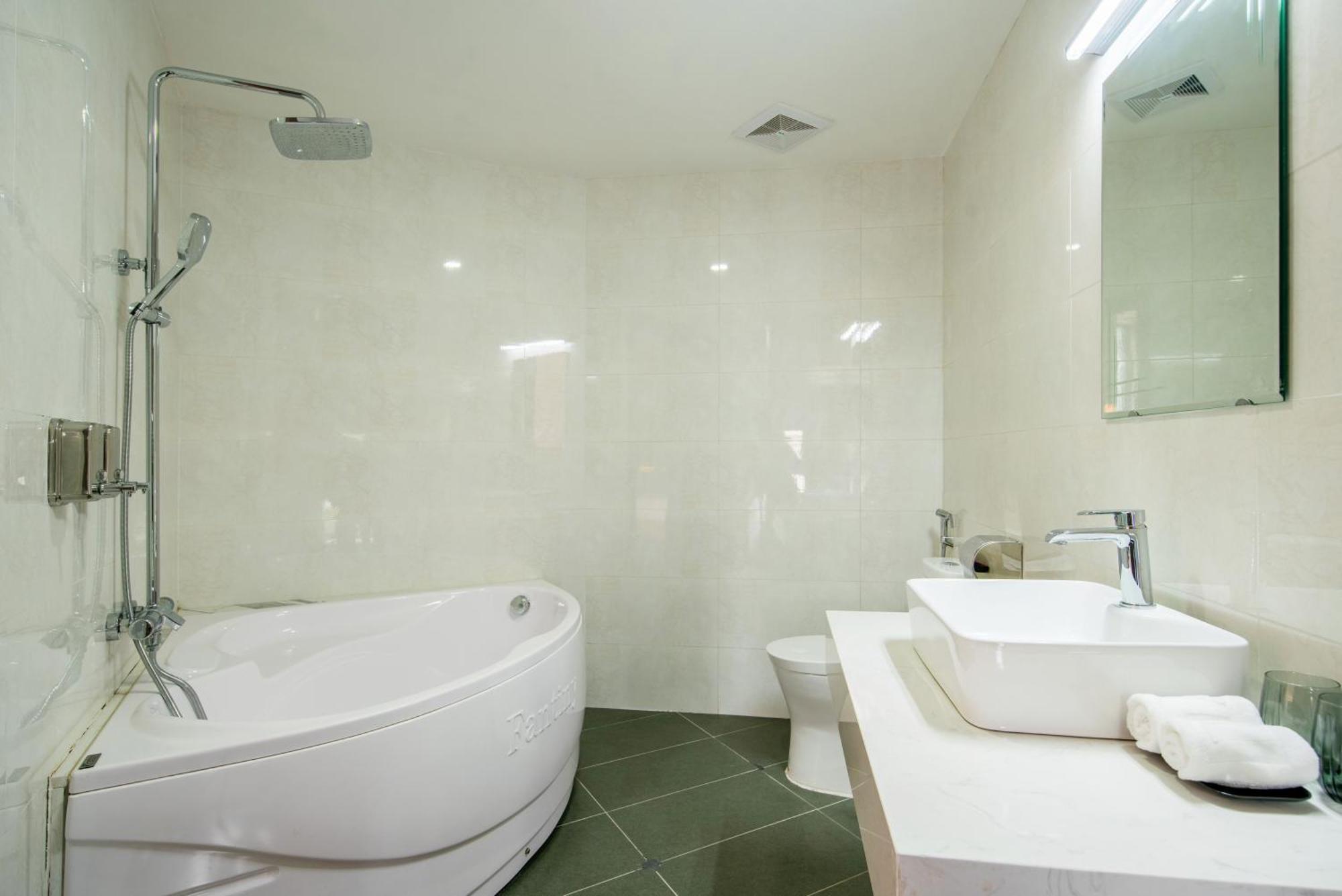 Jacayl Hotel Tcg 河内 外观 照片